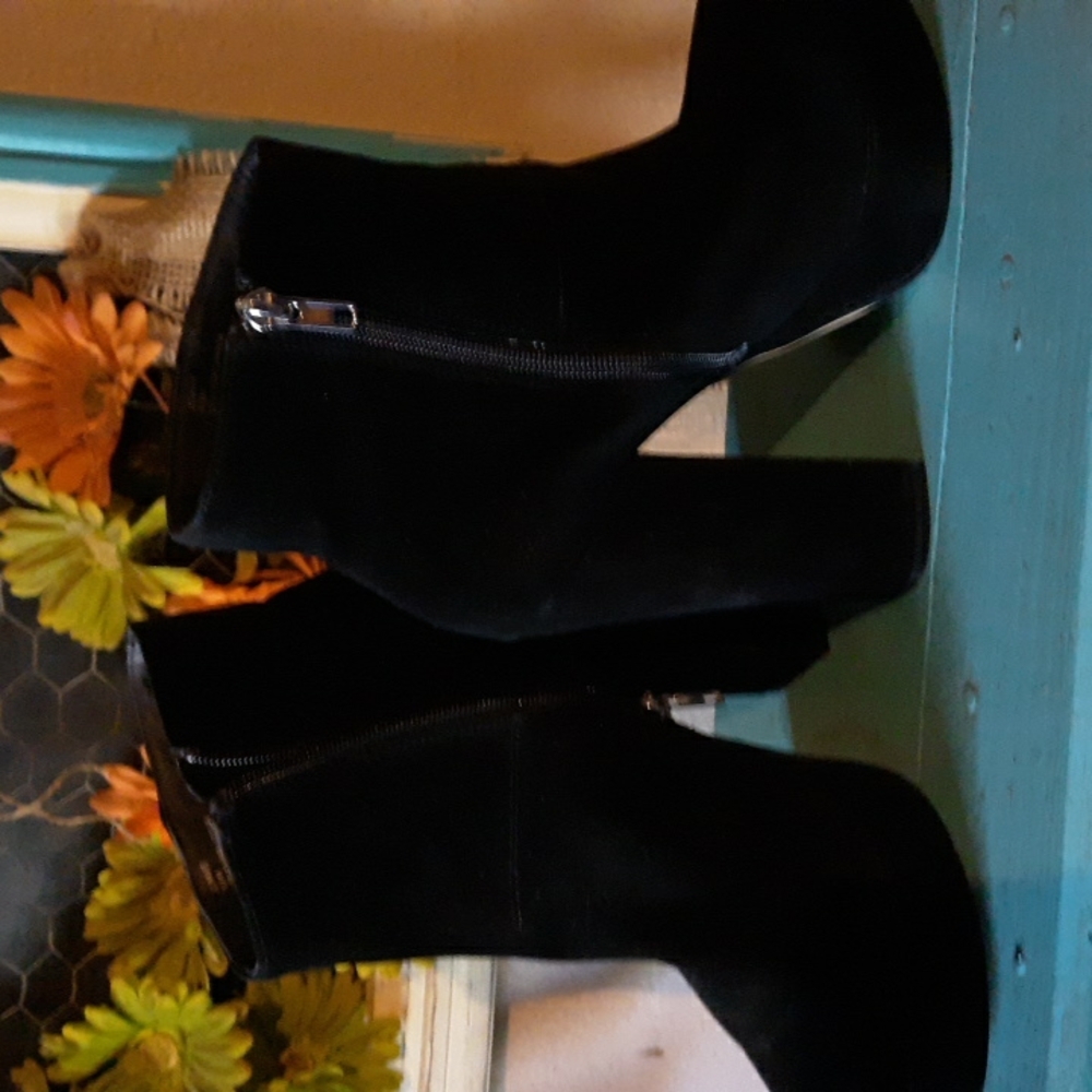 Steve madden bootys